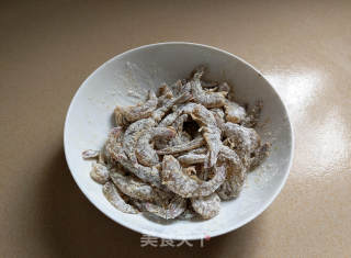 香酥椒盐虾的做法步骤：3