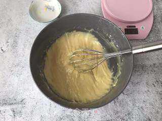 酸奶舒芙蕾松饼的做法步骤：4