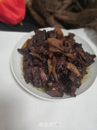 红酒生姜焖鸡的做法步骤：5