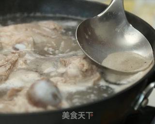 大棒骨熬的大骨头汤的做法步骤：3