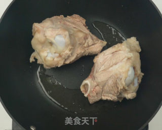 大棒骨熬的大骨头汤的做法步骤：4
