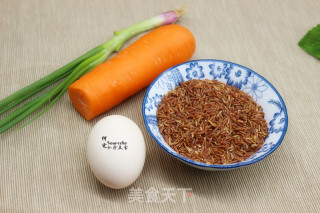 太阳蛋红米蒸饭的做法步骤：1
