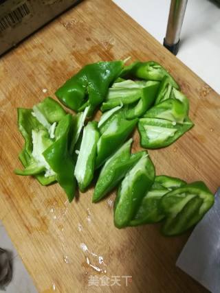 地三鲜的做法步骤：1