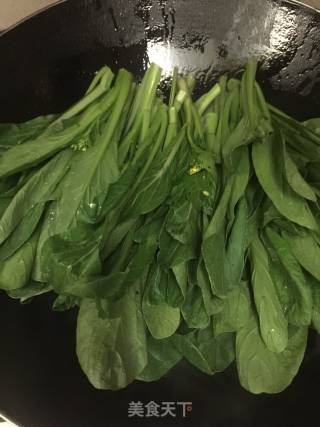 黄豆酱蒜蓉炒菜心的做法步骤：4