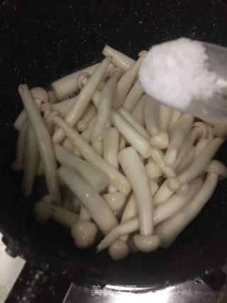 白玉菇瘦肉肉丸汤的做法步骤：5