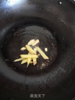 焖咸鱼的做法步骤：5