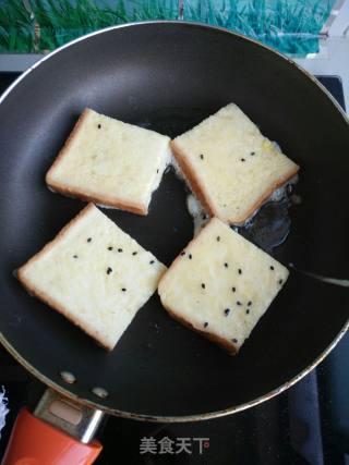 香煎面包片的做法步骤：5