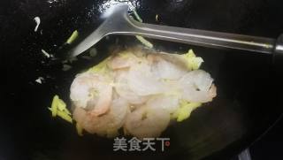 甜辣酱炒虾仁的做法步骤：7