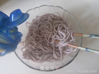 彩椒肉丝炒面的做法步骤：5