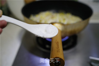 小炒黄豆芽的做法步骤：5