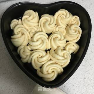心形玫瑰花面包的做法步骤：10