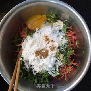 香菜胡萝卜丸的做法步骤：5
