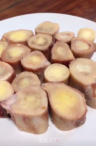 白牦牛棒骨汤的做法步骤：1