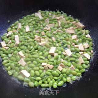 毛豆炒豆干的做法步骤：7
