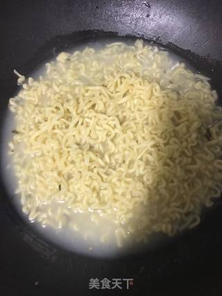 煮火鸡面的做法步骤：3