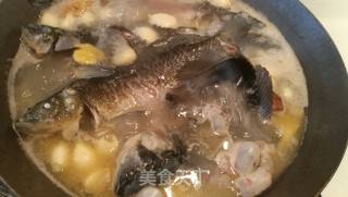 鲫鱼豆腐汤的做法步骤：3
