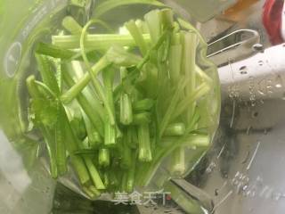 芹菜淮山汁的做法步骤：3