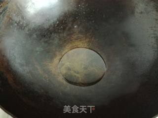 炒花生米的做法步骤：3