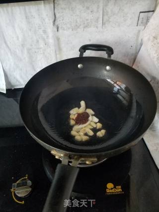 黄豆酱爆萝卜丝的做法步骤：2