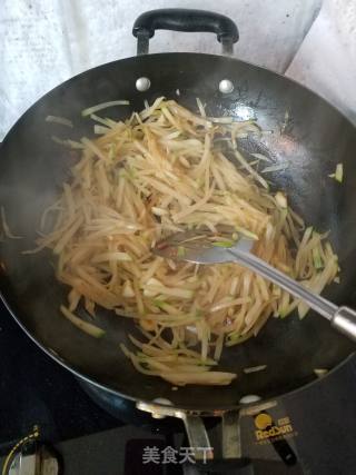 黄豆酱爆萝卜丝的做法步骤：5