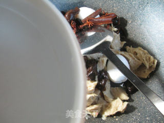 鸭蛋黑木耳烧烤麸的做法步骤：7