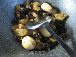 鸭蛋黑木耳烧烤麸的做法步骤：13