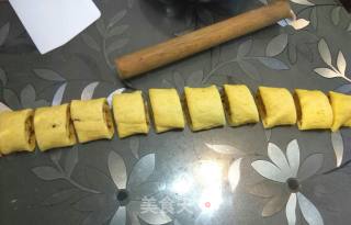 南瓜豆沙卷的做法步骤：8