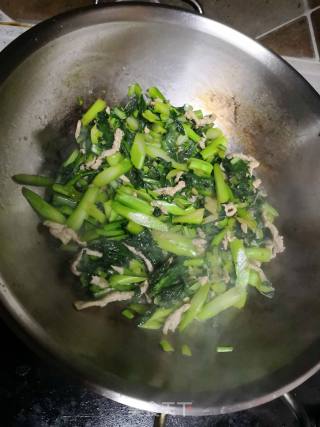 肉丝炒菜心的做法步骤：3