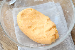 万圣节，一个南瓜蛋糕就能slay全场的做法步骤：3