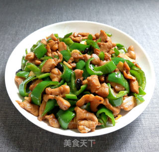 青椒炒鸡腿肉的做法步骤：9
