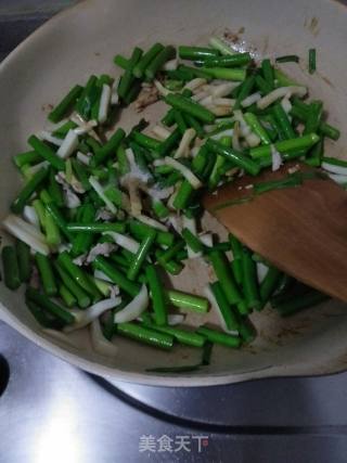 杏鲍菇炒蒜苔的做法步骤：7
