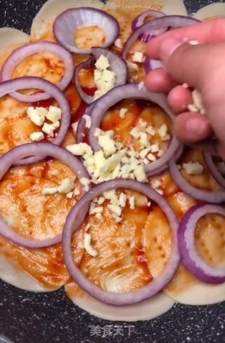家庭版饺子皮披萨的做法步骤：5