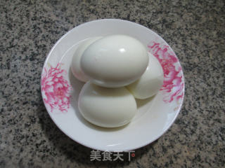 鸡蛋烧鸡翅根的做法步骤：2