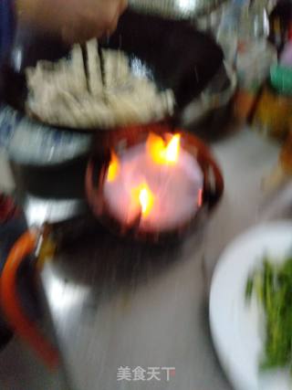 蒜薹炒肉丝的做法步骤：5