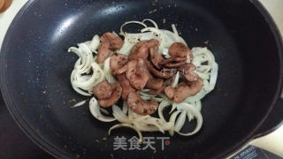 孜然洋葱煸腰片的做法步骤：5