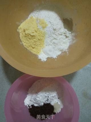双色发糕的做法步骤：1