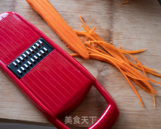 蔬菜肉松鸡蛋卷的做法步骤：1