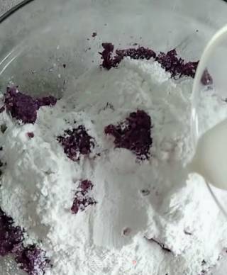 紫薯糯米芝麻球的做法步骤：3