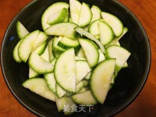 角瓜板栗鸡的做法步骤：2