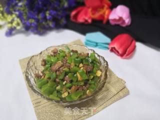 五香鸡肉丁炒扁豆的做法步骤：6