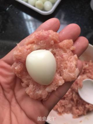 鹌鹑蛋肉丸子的做法步骤：4