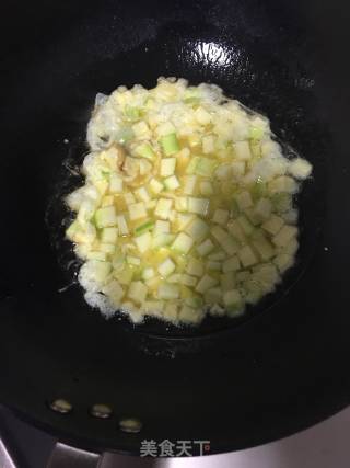 西胡鸡蛋炒米饭的做法步骤：2