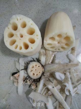西兰花西红柿炒莲藕的做法步骤：4