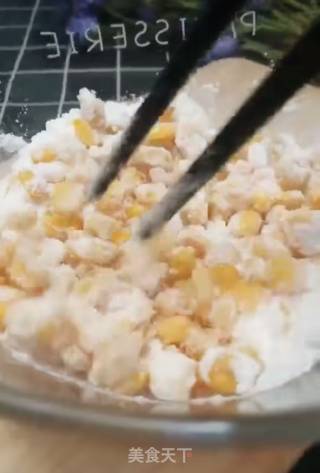 香甜玉米饼的做法步骤：3