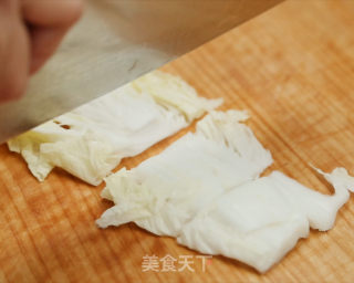 白菜炖豆腐的做法步骤：2