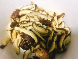 黄焖鸡的做法步骤：2