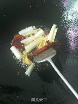 鲢鱼烧鸡爪的做法步骤：5