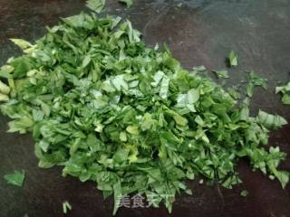 芹菜叶虾皮饼的做法步骤：2