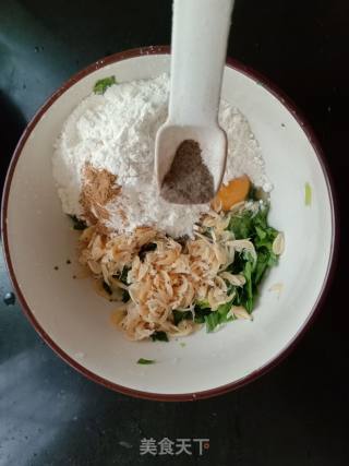 芹菜叶虾皮饼的做法步骤：8