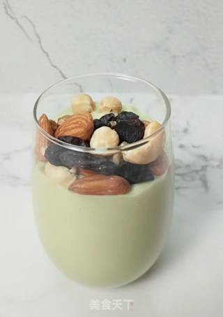 椰浆牛油果坚果奶昔的做法步骤：8